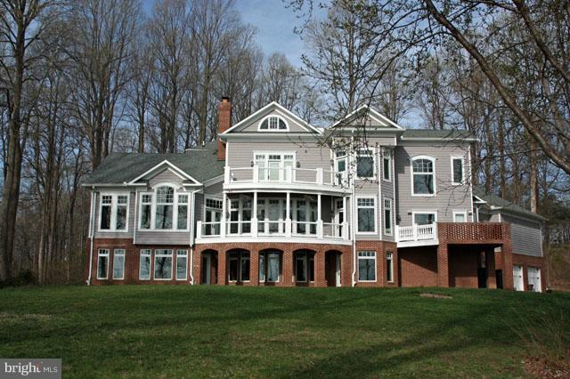 Exterior (Rear)