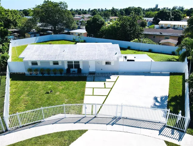 $525,999 | 4384 Northwest 202nd Street, Miami Gardens, FL 33055