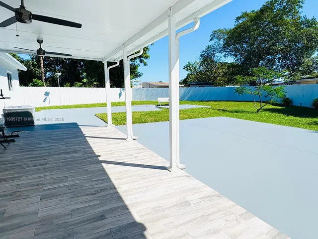 $525,999 | 4384 Northwest 202nd Street, Miami Gardens, FL 33055