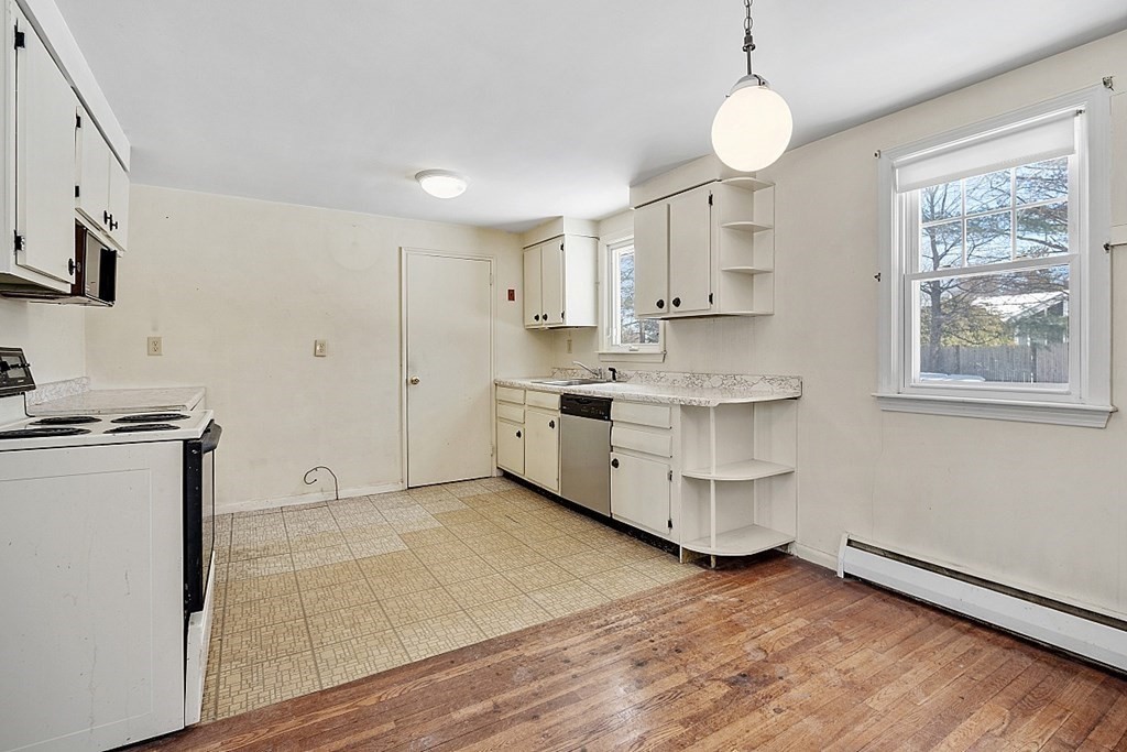 47 Samoset Road Peabody, MA 01960 - Photo 7 of 29