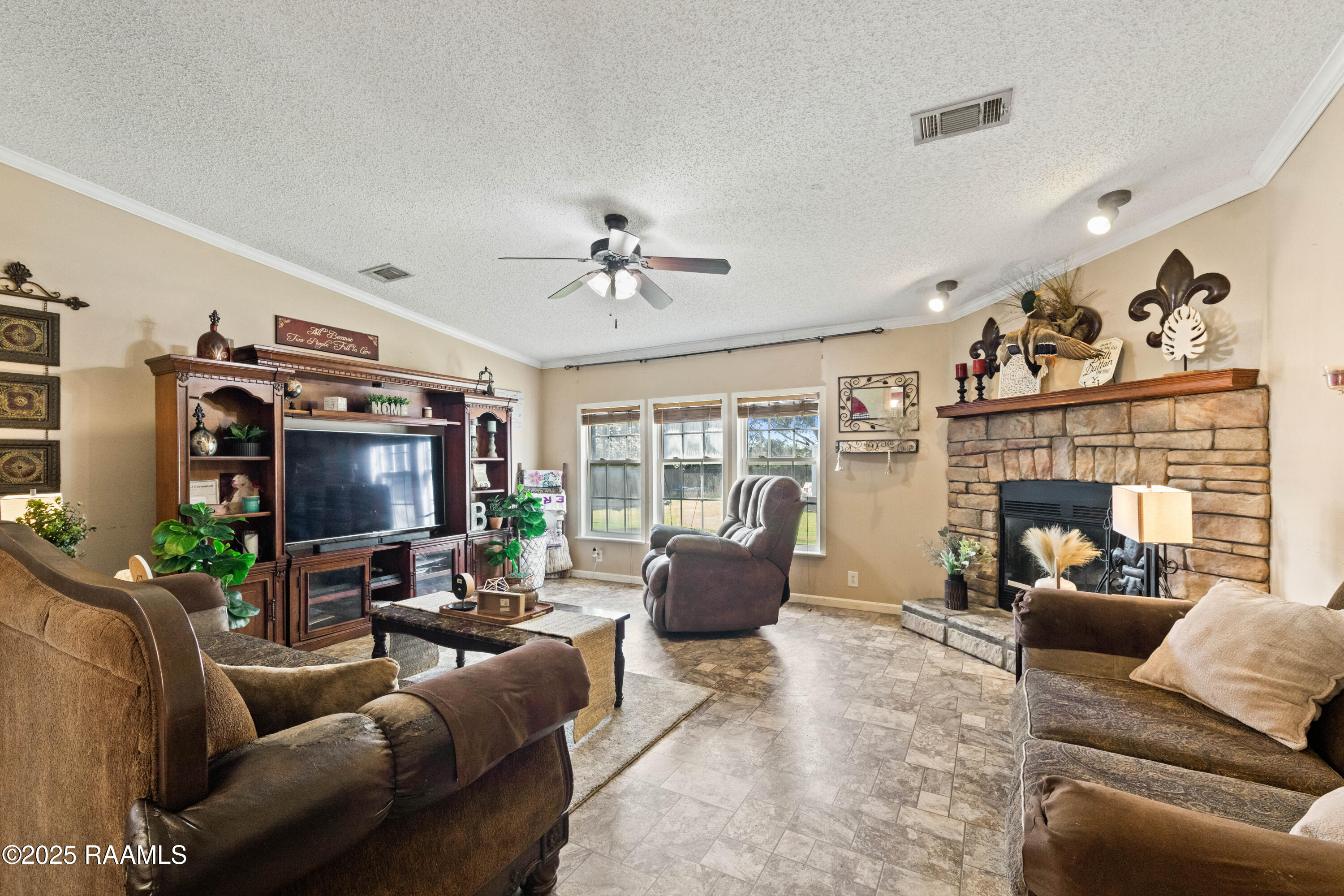 7713 Fred Romero Road New Iberia, LA 70560 - Photo 8 of 33 7713FredRomero-18