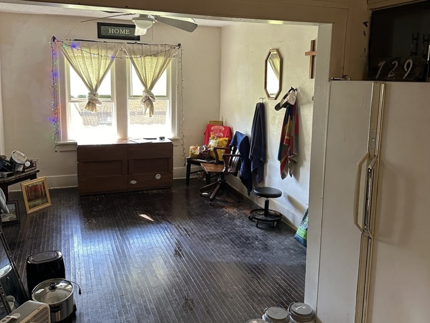 729 South 22nd Street Decatur, IL 62521 - Photo 21 of 22 a living room with furniture window and gym equipment