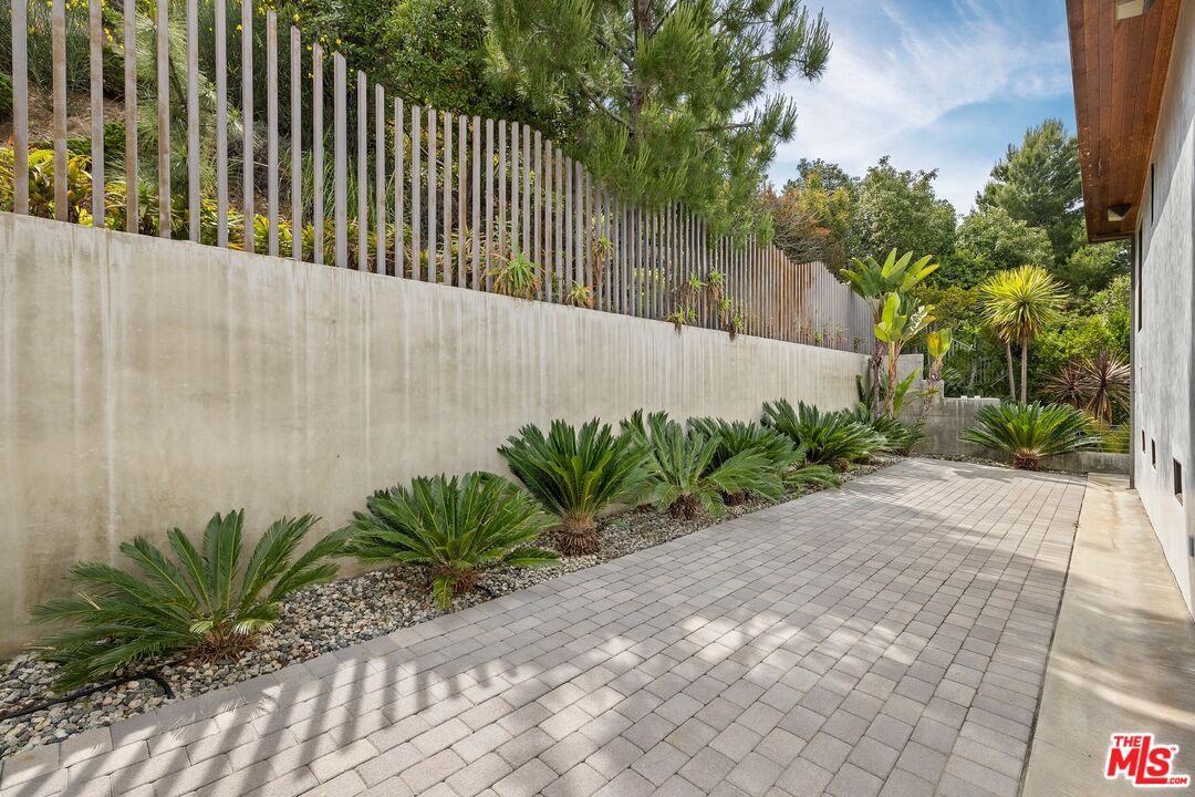 2437 Apollo Drive Los Angeles, CA 90046 - Photo 23 of 27 a street view with a bench