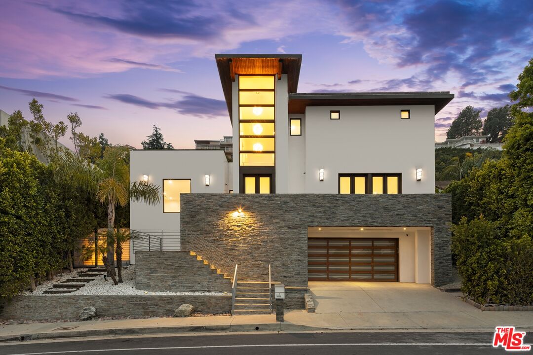 2437 Apollo Drive Los Angeles, CA 90046 - Photo 26 of 27 a front view of a house
