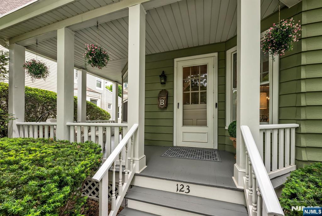 123 Liberty Street Ridgewood, NJ 07450 - Photo 3 of 44