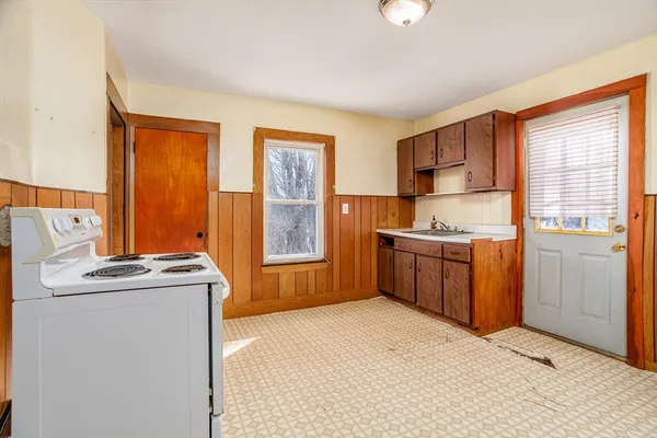 $390,000 | 30 Richman Street, Clinton, MA 01510