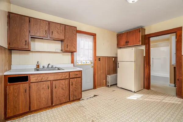 $390,000 | 30 Richman Street, Clinton, MA 01510