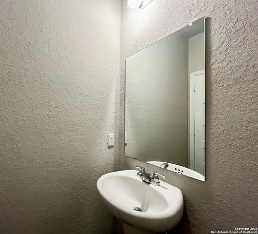 $1,695 | 9330 Trap Rock Drive, San Antonio, TX 78211