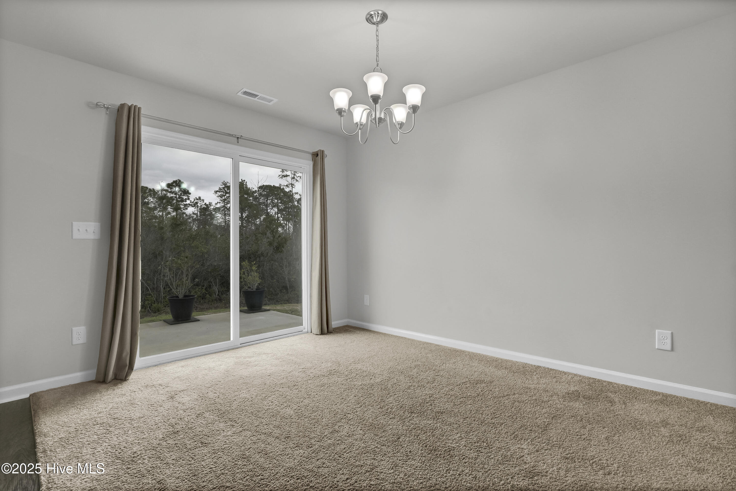 415 Hope Lane Holly Ridge, NC 28445 - Photo 8 of 43 Dining room