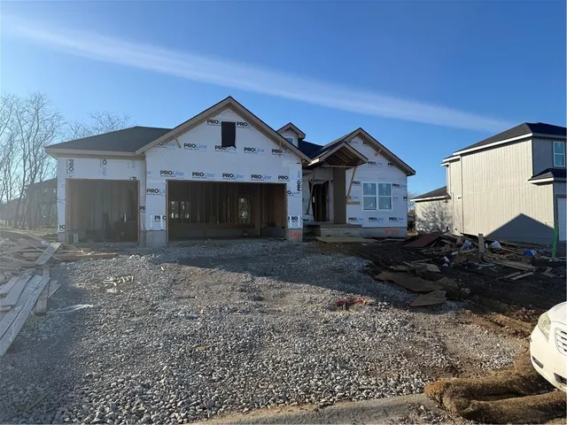 $750,000 | 2616 Northeast Woodland Court, Lee's Summit, MO 64086