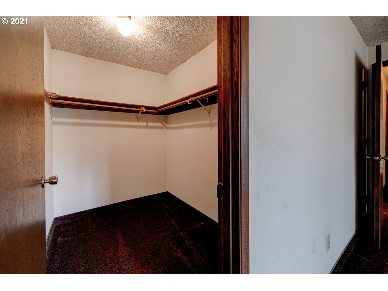 8530 South Barnards Road Canby, OR 97013 - Photo 18 of 22 a view of walk in closet