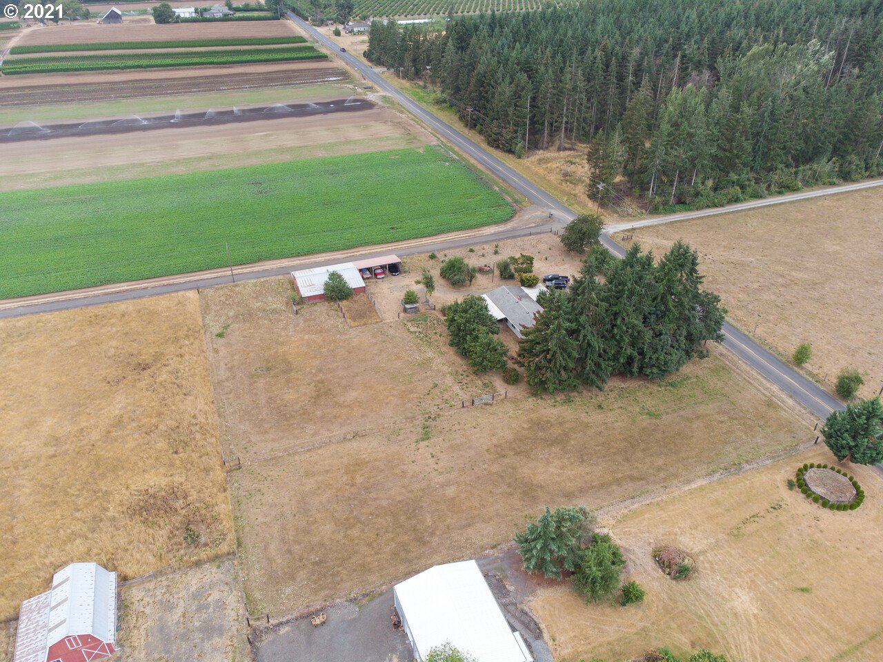 8530 South Barnards Road Canby, OR 97013 - Photo 21 of 22 a view of a backyard