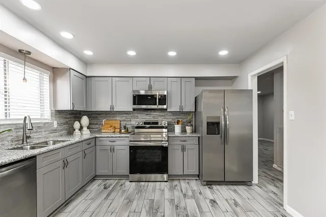 $2,000 | 11306 Bateau Court, Cypress, TX 77429