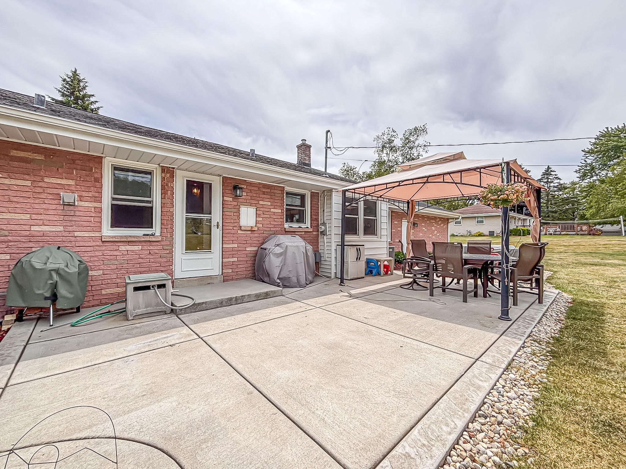 18260 West Willow Road New Berlin, WI 53146 - Photo 29 of 38 Patio