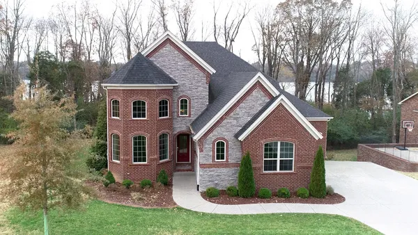 $1,550,000 | 133 Windmill Pointe Circle, Hendersonville, TN 37075