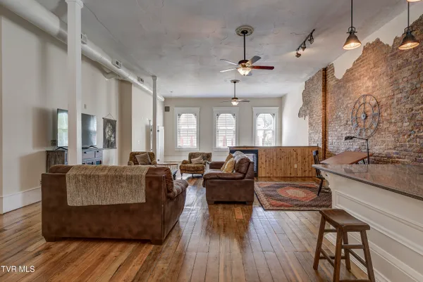 $670,000 | 109 East Main Street, Unit STE 301, Jonesborough, TN 37659