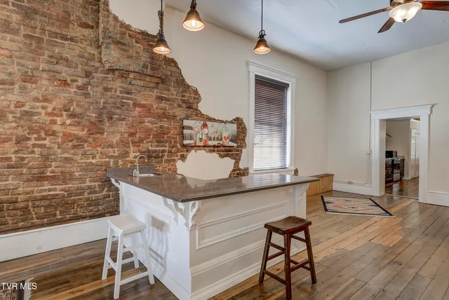 $670,000 | 109 East Main Street, Unit STE 301, Jonesborough, TN 37659