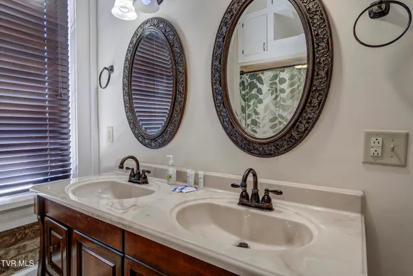 $670,000 | 109 East Main Street, Unit STE 301, Jonesborough, TN 37659