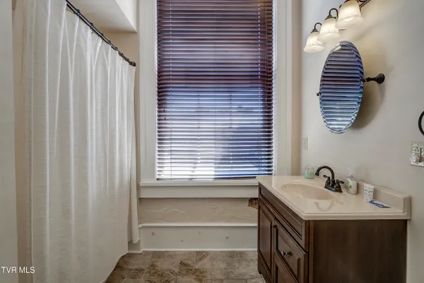 $670,000 | 109 East Main Street, Unit STE 301, Jonesborough, TN 37659