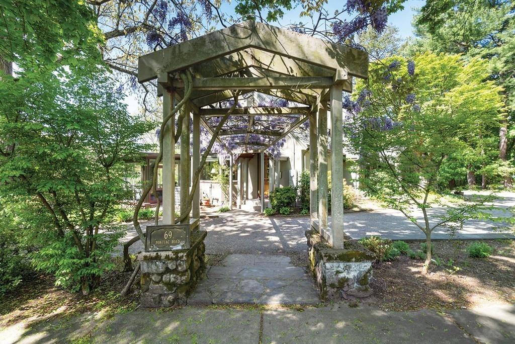 69 Pontiac Road Newton, MA 02468 - Photo 2 of 32