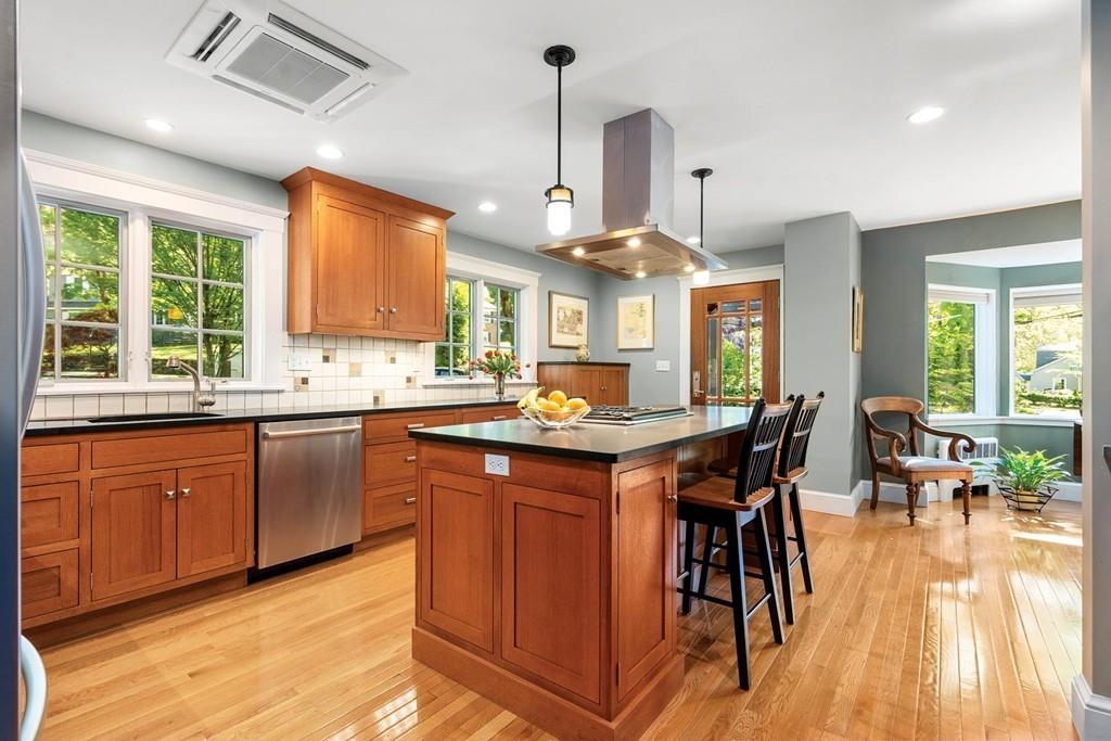 69 Pontiac Road Newton, MA 02468 - Photo 6 of 32