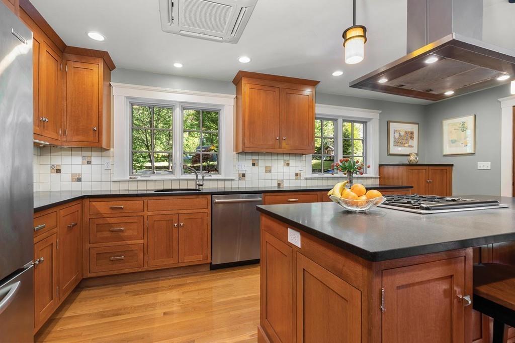 69 Pontiac Road Newton, MA 02468 - Photo 8 of 32