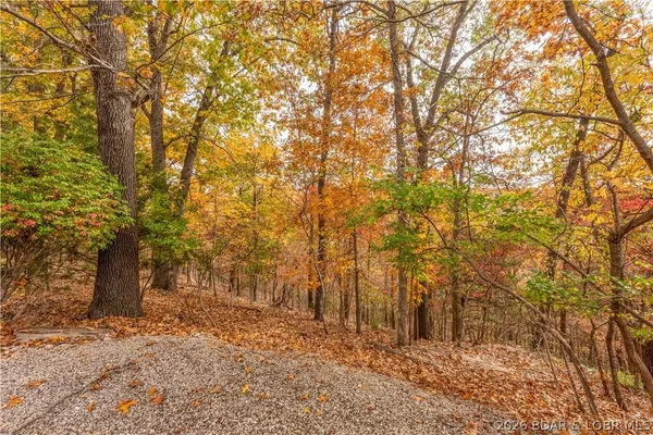 $475,000 | 662 Grandview Lane, Linn Creek, MO 65052