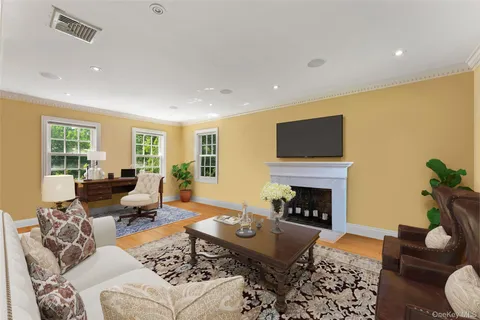 $6,195,000 | 5 Cooper Road, Scarsdale, NY 10583