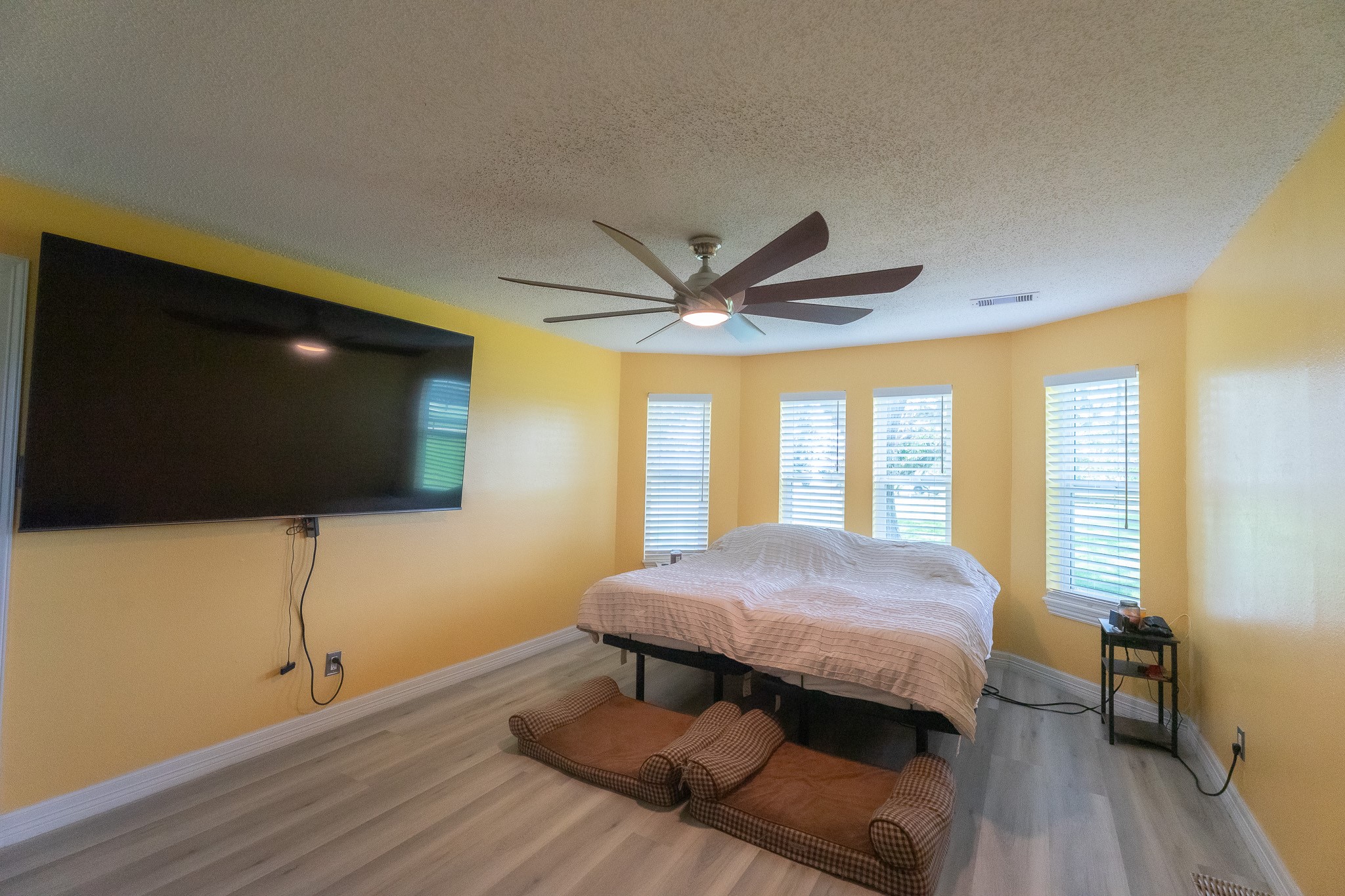 720 Winchester Trail Angleton, TX 77515 - Photo 10 of 34 Gallery Image 10