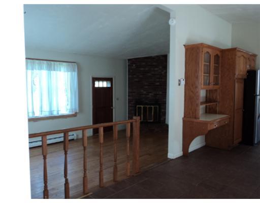 79 Old Ferry Road Wiscasset, ME 04578 - Photo 2 of 14 Living Room.