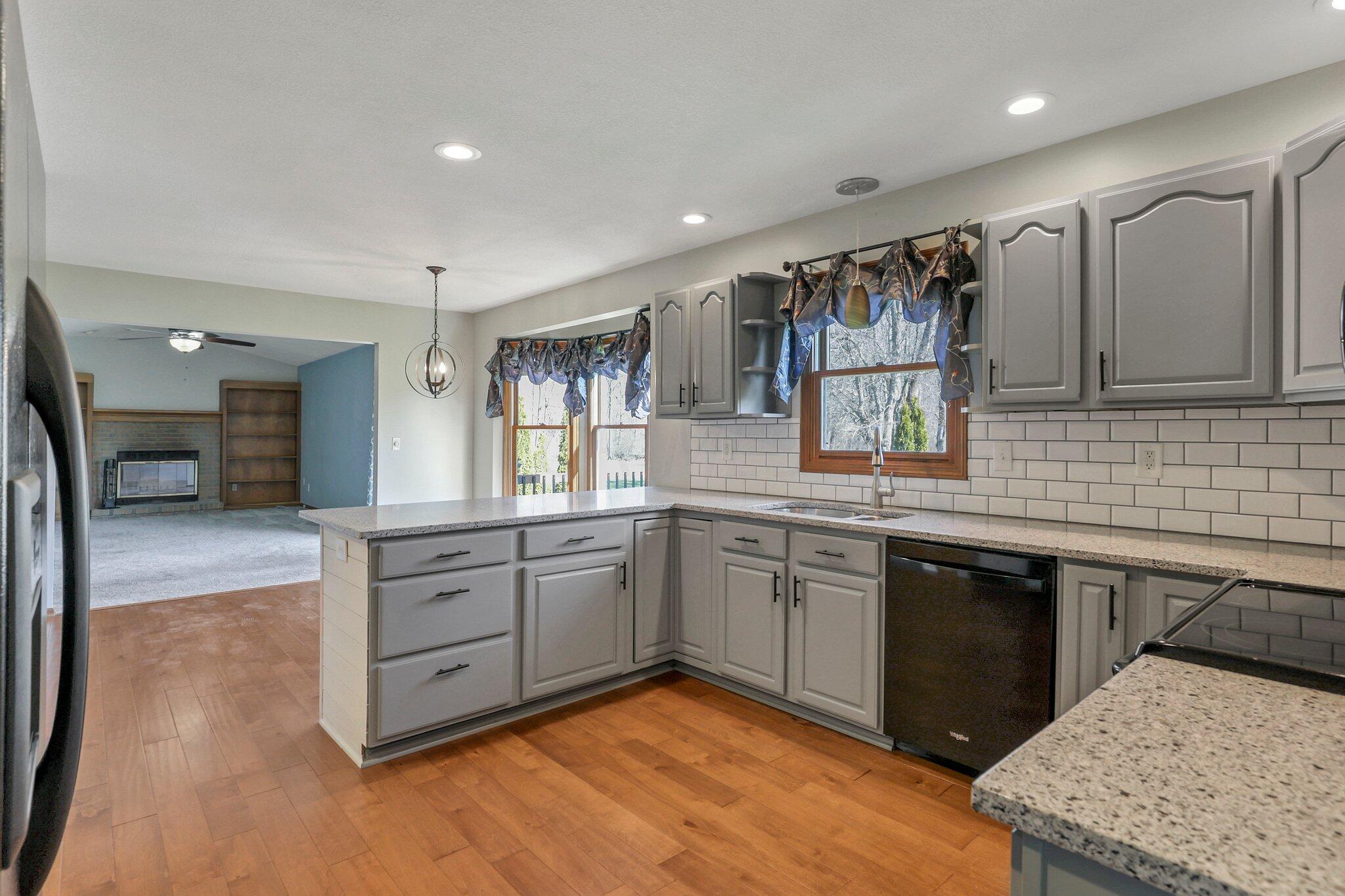 1300 Deer Run Road Newark, OH 43055 - Photo 16 of 70 10-web-or-mls-0N4A1118