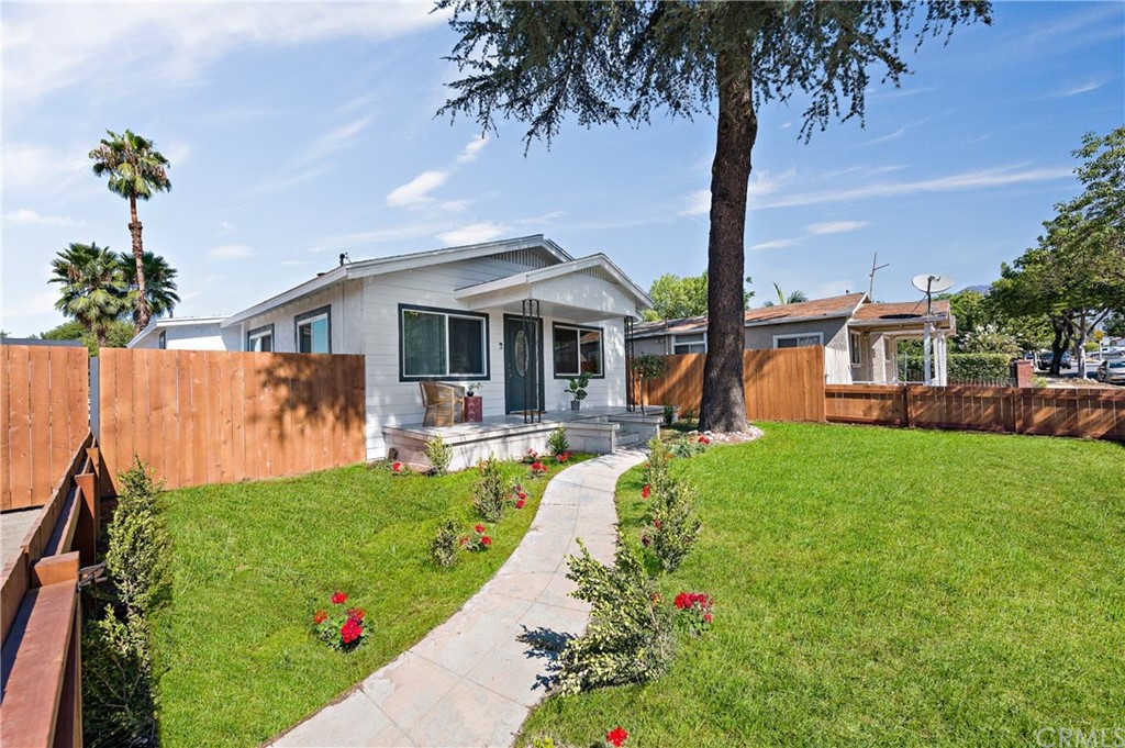 1457 Forest Avenue Pasadena, CA 91103 - Photo 2 of 21