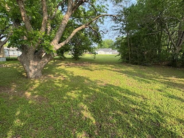 727 East 3rd Street McGregor, TX 76657 - Photo 4 of 24