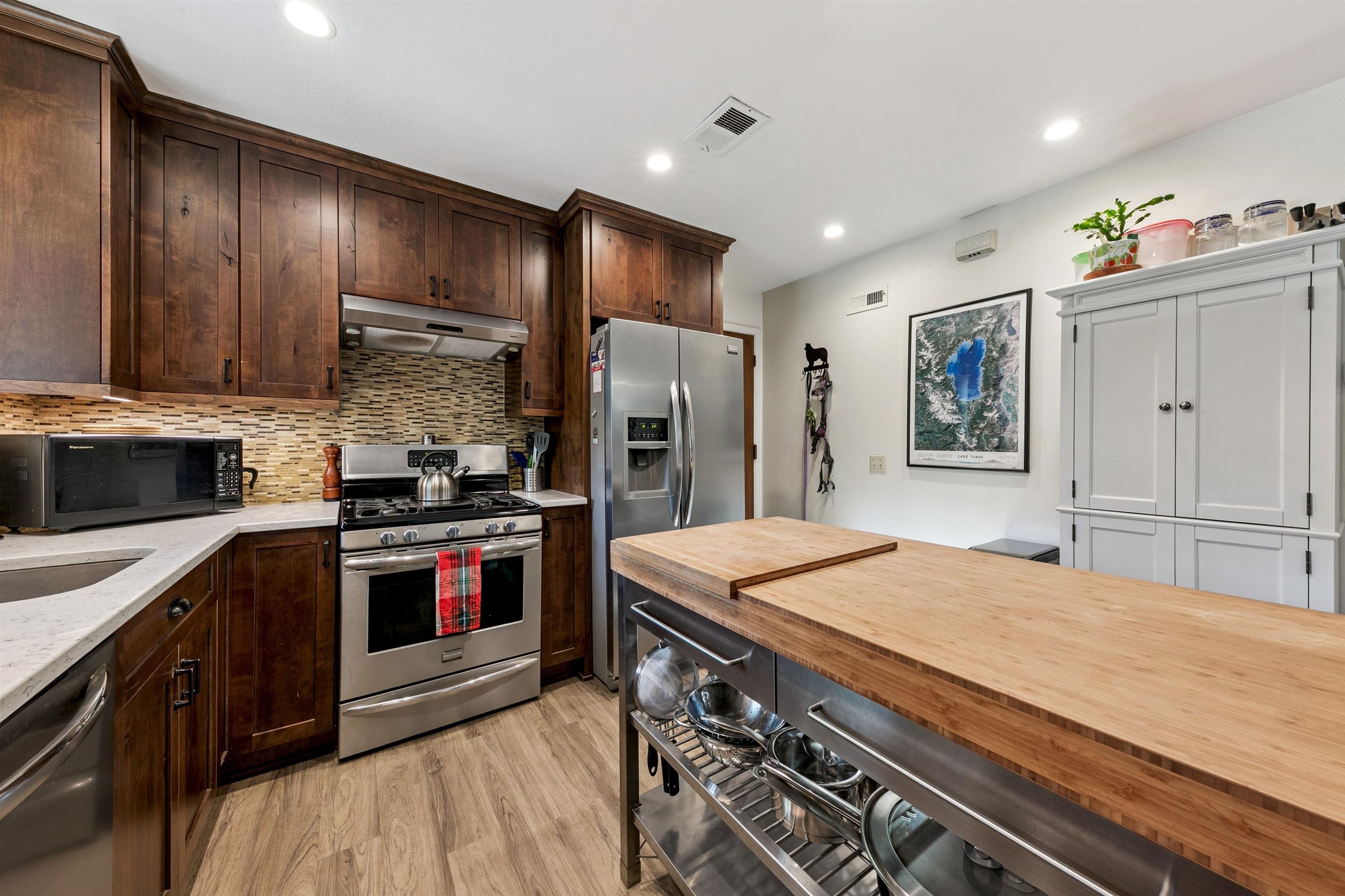 11913 Pine Forest Road Truckee, CA 96161 - Photo 6 of 20 Gallery Image 6