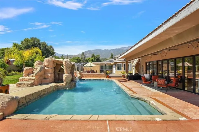 $1,999,900 | 2335 North San Antonio Avenue, Upland, CA 91784