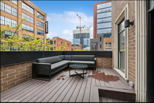 $9,000 | 215 North Green Street, Unit 2, Chicago, IL 60607