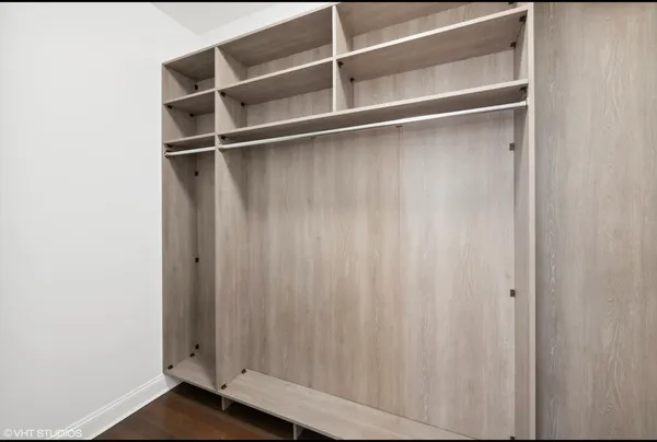 $9,000 | 215 North Green Street, Unit 2, Chicago, IL 60607