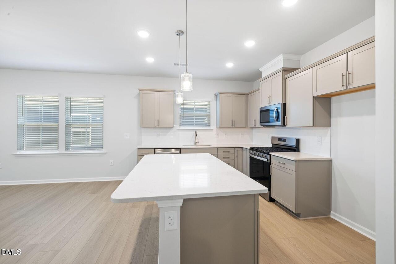 677 Fosterton Cottage Way Raleigh, NC 27603 - Photo 6 of 34 Kitchen1