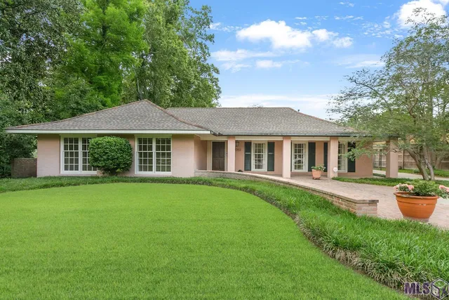 $714,500 | 6565 Sevenoaks Avenue, Baton Rouge, LA 70806