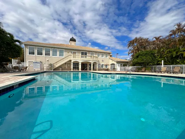 $1,650 | 152 Southwest Peacock Boulevard, Unit 27105, Port St. Lucie, FL 34986