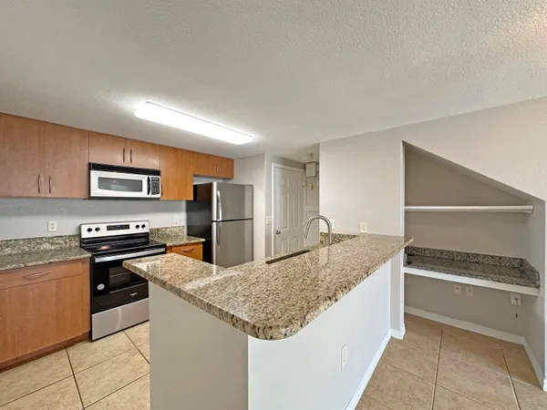 $1,650 | 152 Southwest Peacock Boulevard, Unit 27105, Port St. Lucie, FL 34986