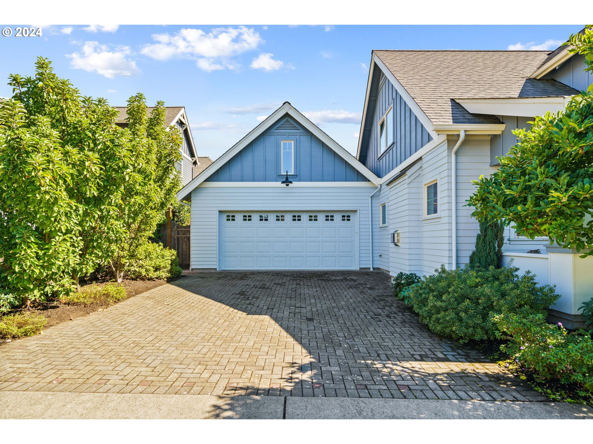 870 Meadow Butte Loop Eugene, OR 97401 - Photo 3 of 36 Gallery Image 3