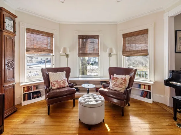 $1,150,000 | 4 Latisquama Road, Southborough, MA 01772