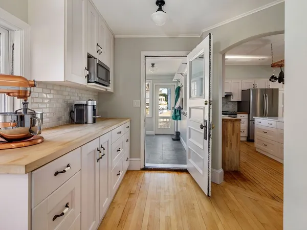 $1,150,000 | 4 Latisquama Road, Southborough, MA 01772