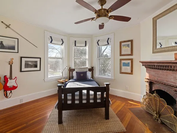 $1,150,000 | 4 Latisquama Road, Southborough, MA 01772