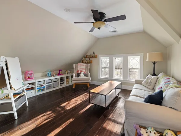 $1,150,000 | 4 Latisquama Road, Southborough, MA 01772