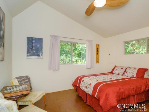 58 Maple Springs Road Asheville, NC 28805 - Photo 14 of 24 Gallery Image 14