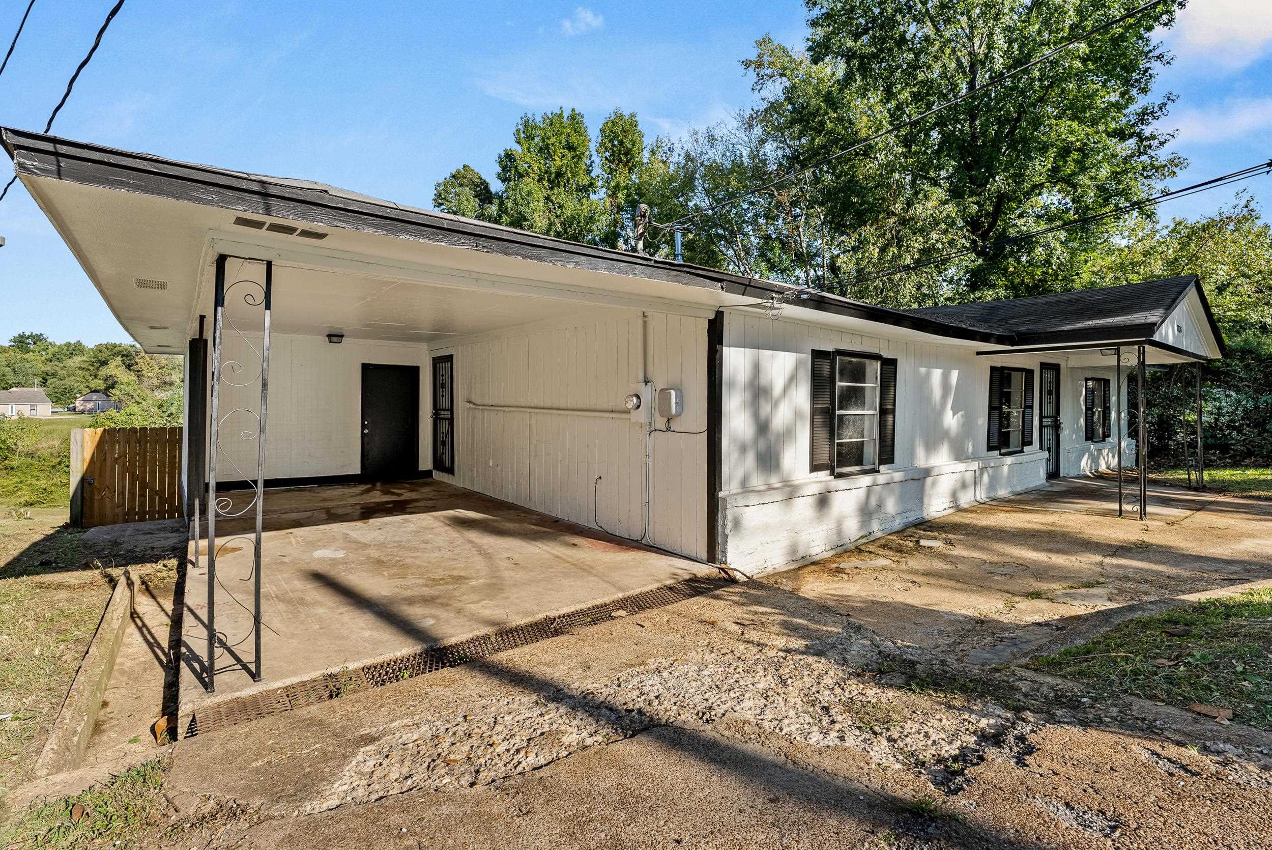 3736 Hawkins Mill Road Memphis, TN 38128 - Photo 3 of 29 a view of house and yard
