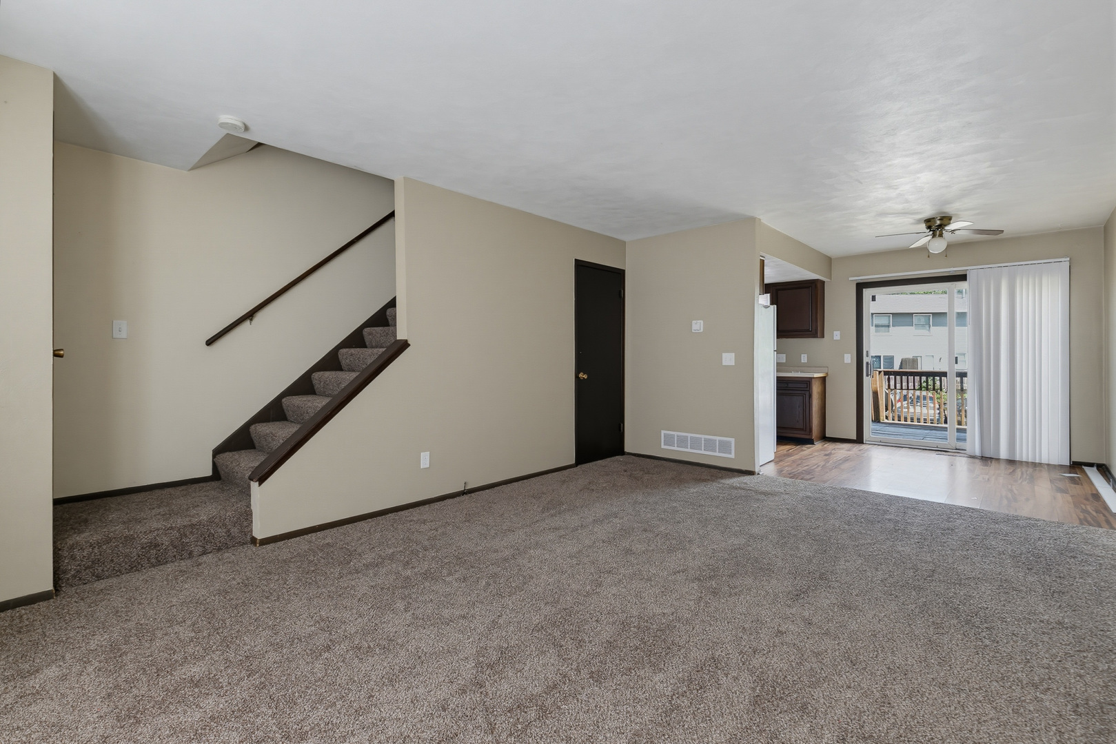 3367 Hillandale Road Davenport, IA 52806 - Photo 6 of 26