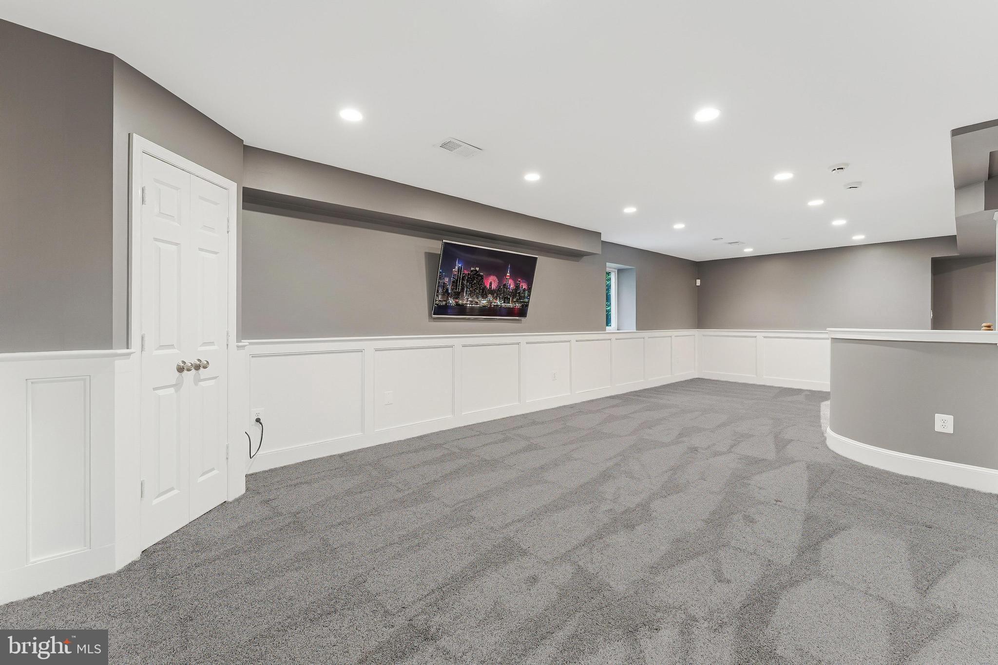 1655 Hunting Ridge Court McLean, VA 22101 - Photo 31 of 38 a view of an empty room